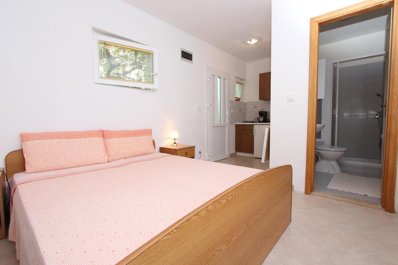 Apartments Tara Rovinj Bagian luar foto