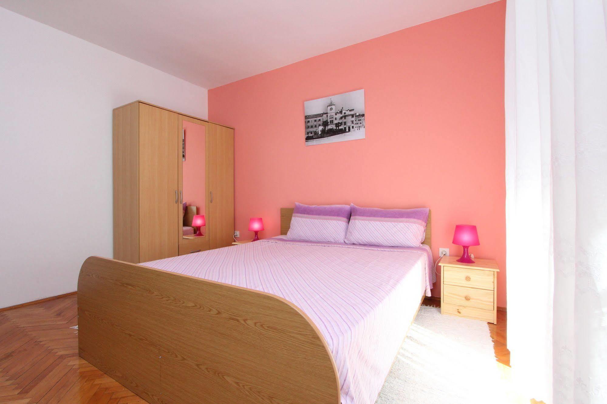 Apartments Tara Rovinj Bagian luar foto