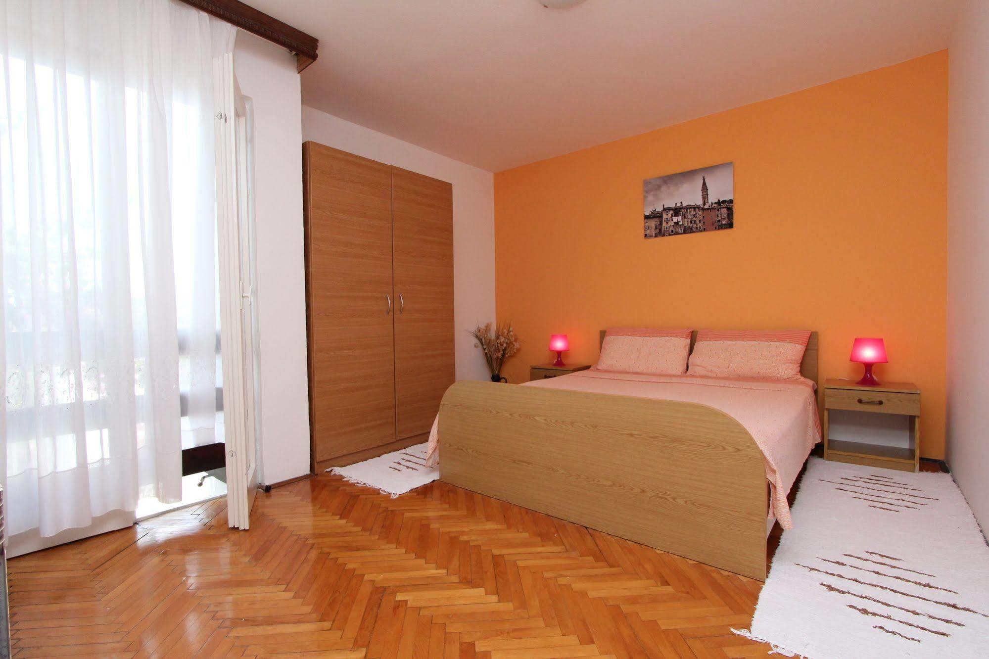 Apartments Tara Rovinj Bagian luar foto
