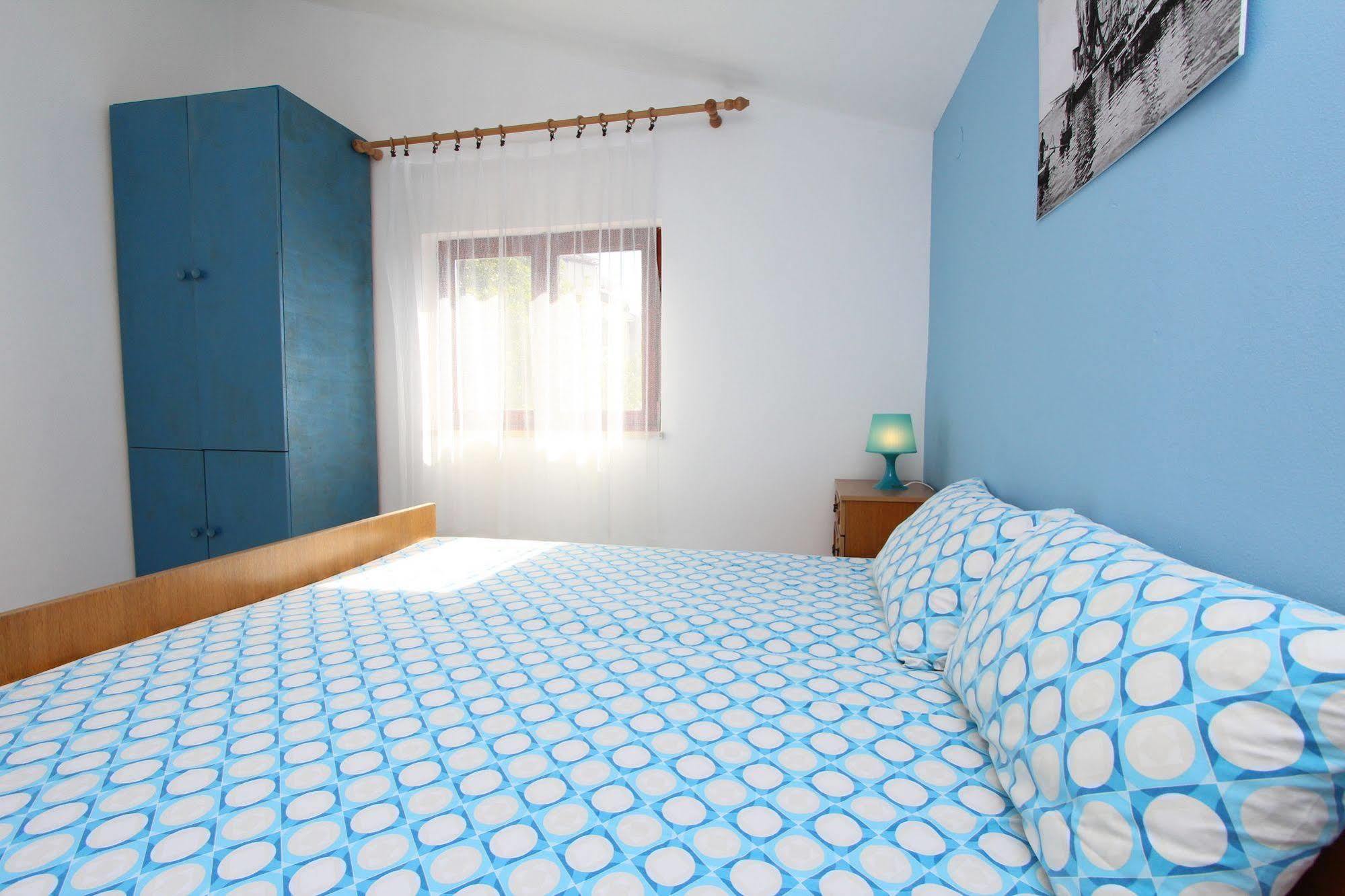 Apartments Tara Rovinj Bagian luar foto