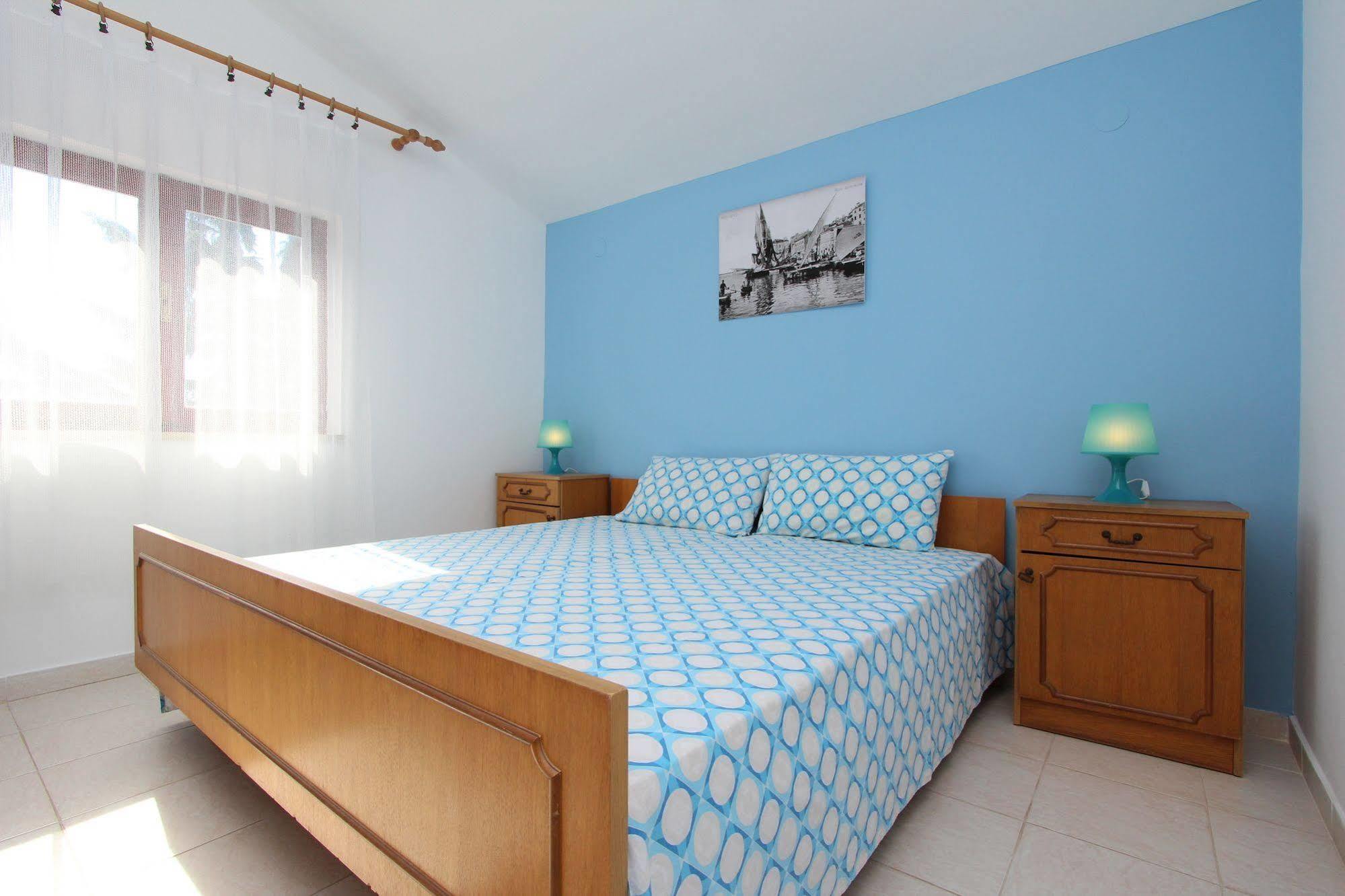 Apartments Tara Rovinj Bagian luar foto