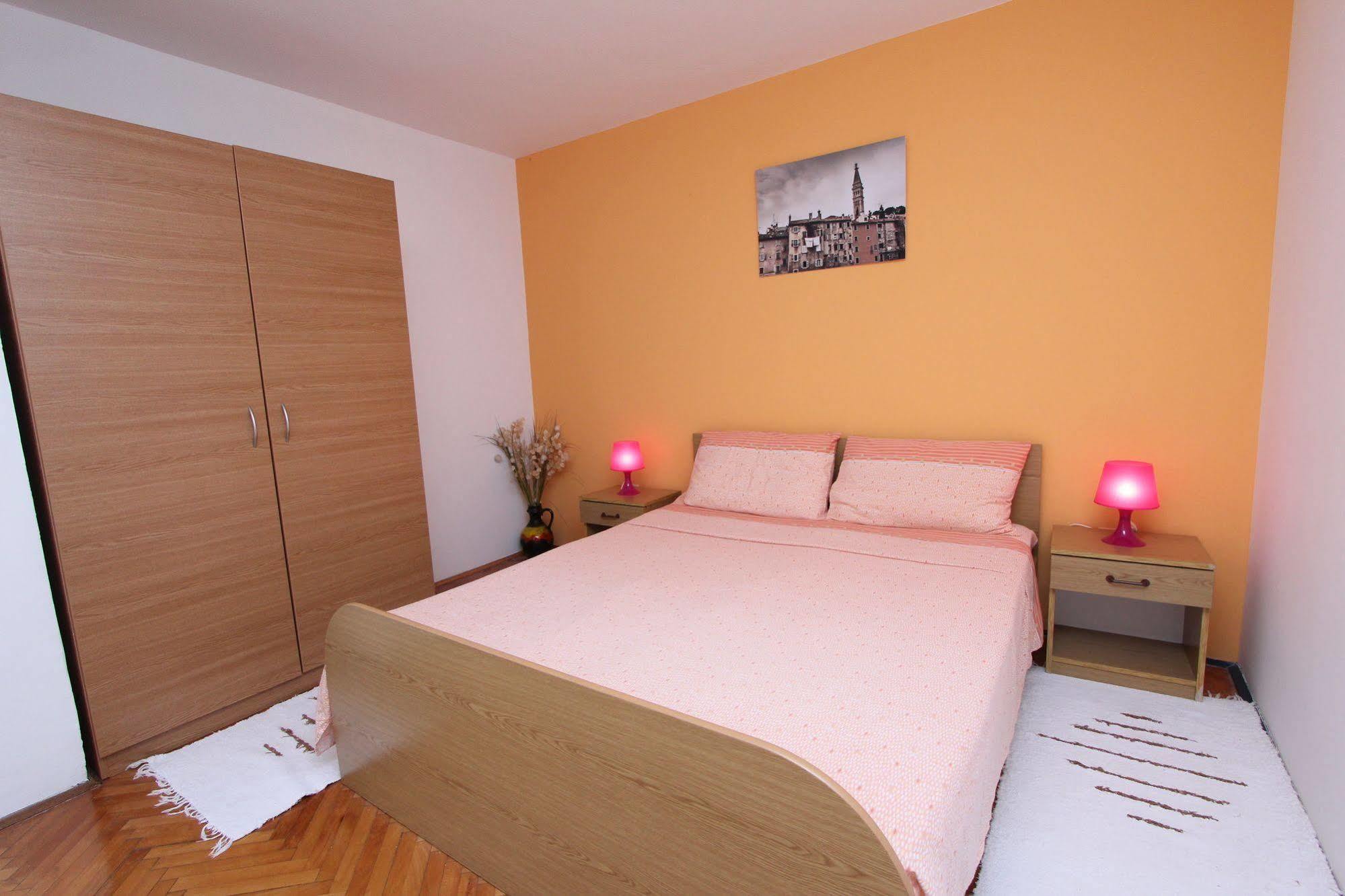 Apartments Tara Rovinj Bagian luar foto