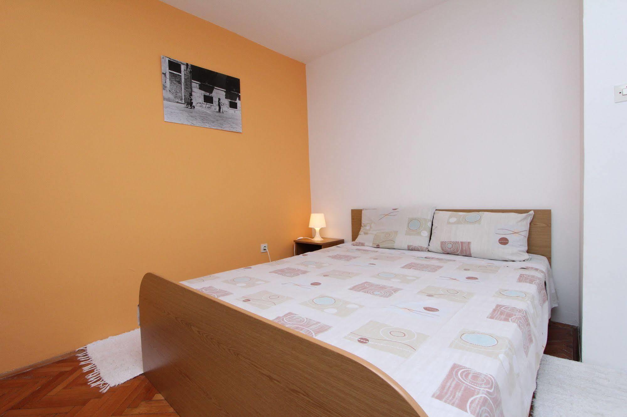 Apartments Tara Rovinj Bagian luar foto