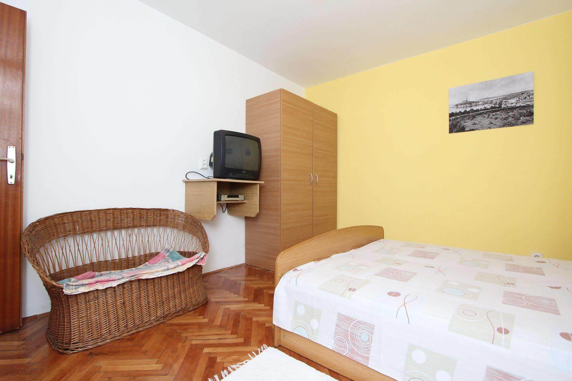 Apartments Tara Rovinj Bagian luar foto