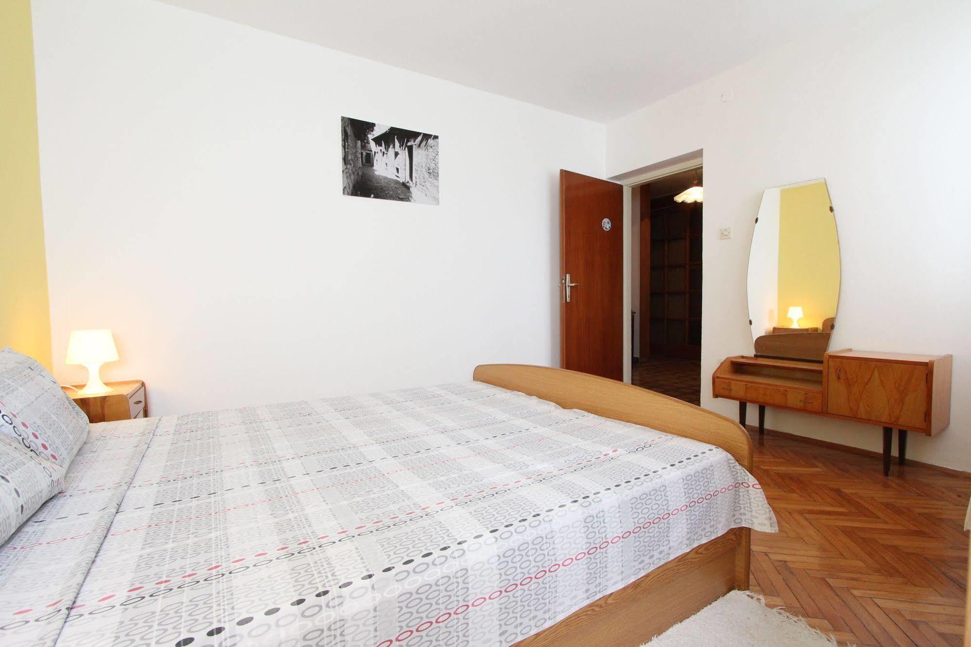 Apartments Tara Rovinj Bagian luar foto