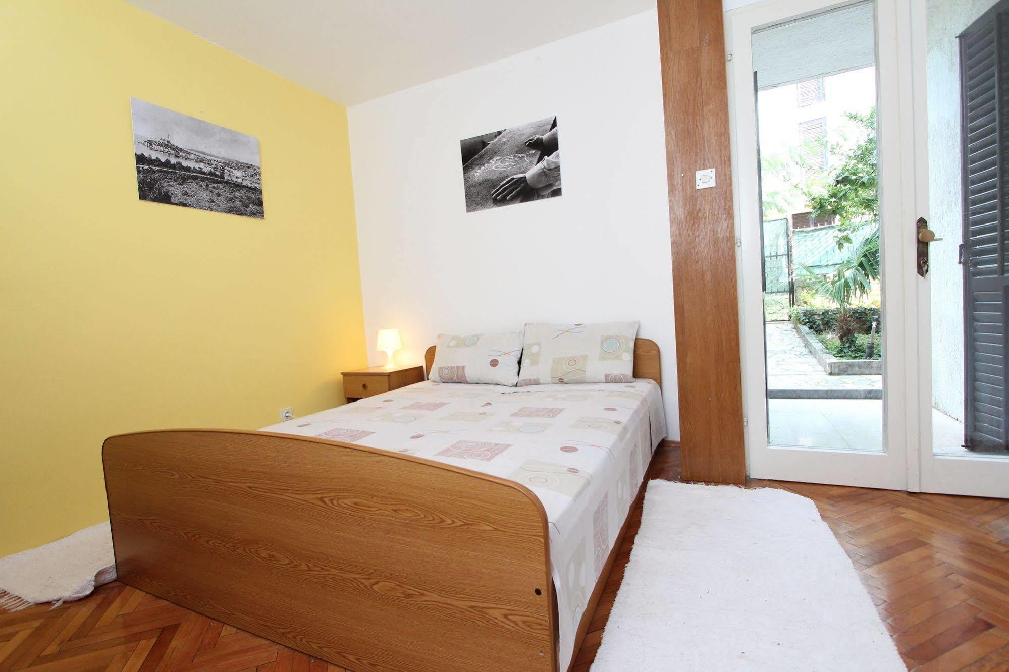 Apartments Tara Rovinj Bagian luar foto